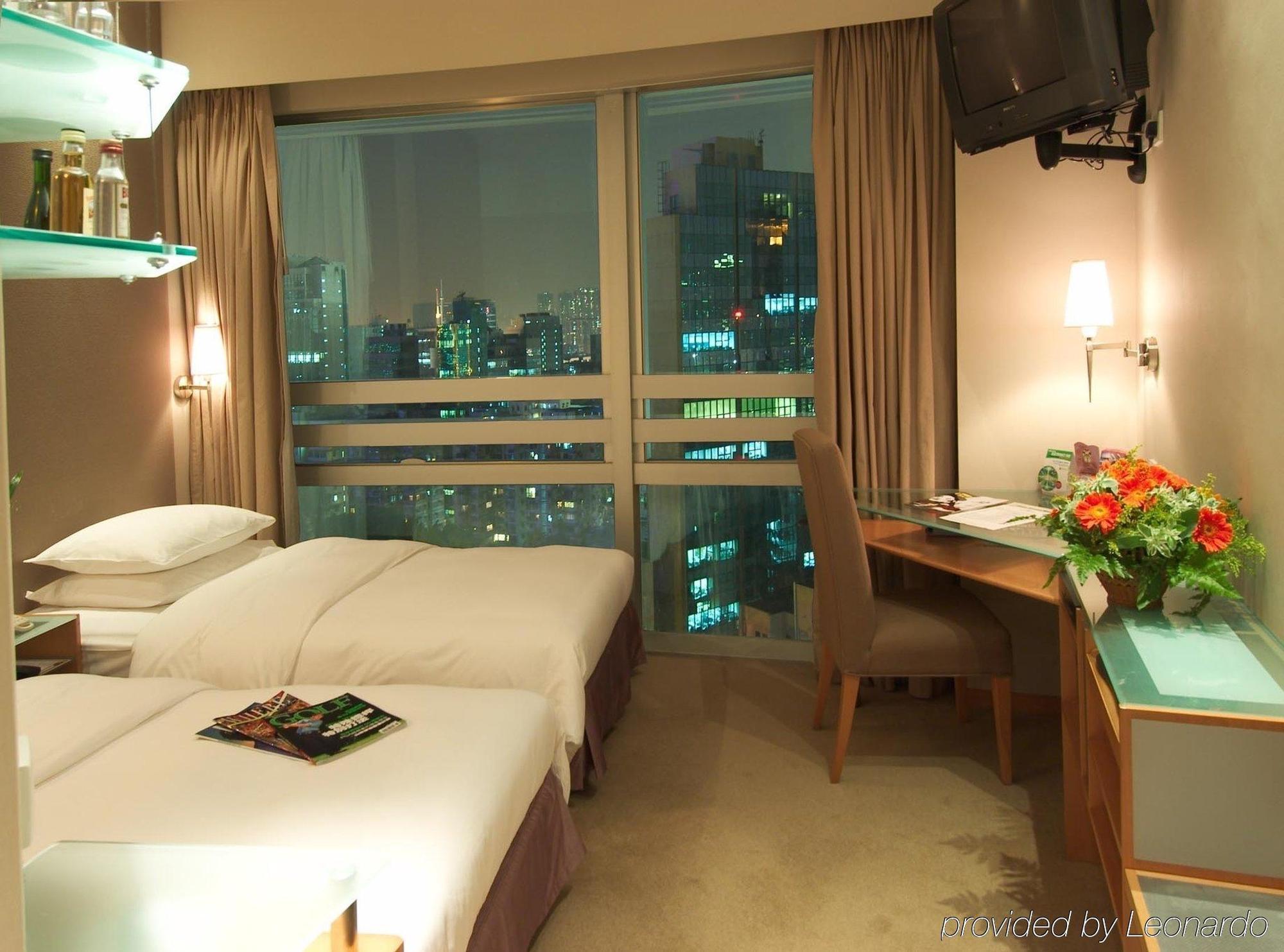 The Empire Hotel Kowloon - Tsim Sha Tsui Хонконг Стая снимка